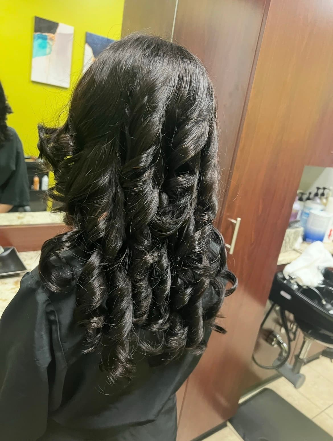 Elegant curl finish